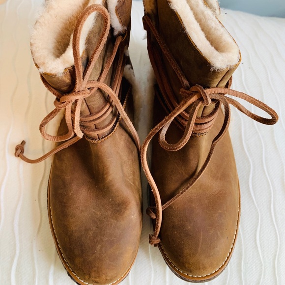 NWT, Size 7.5 Lace up boots. - Picture 2 of 6